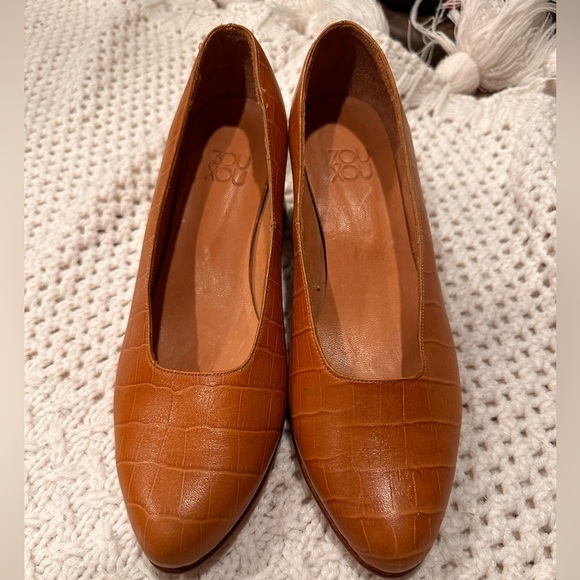 ZOU XOU Women's Brown Croc-Embossed Shoes‎ - Picture 1 of 11